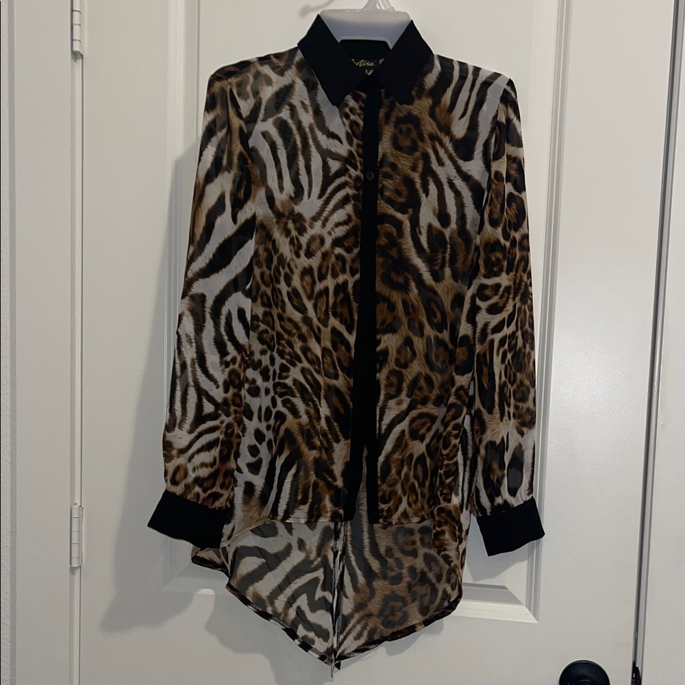 Sale! ☄️ Animal Print Button Down Shirt